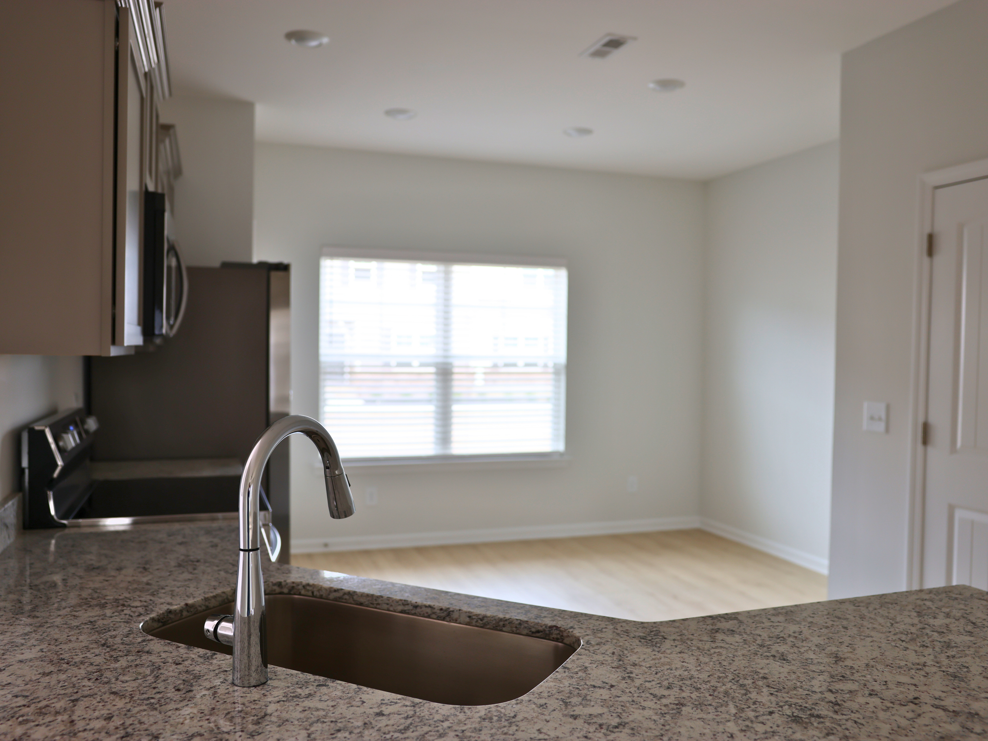 2.2BR Kitchen 5